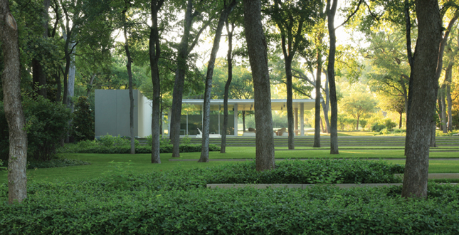 Beyond pictorial: Revising Philip Johnson's Monumental Beck House