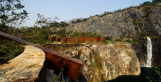 Quarry Garden in Shanghai Botanical Garden