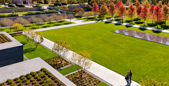 Lakewood Garden Mausoleum & Lakewood Cemetery