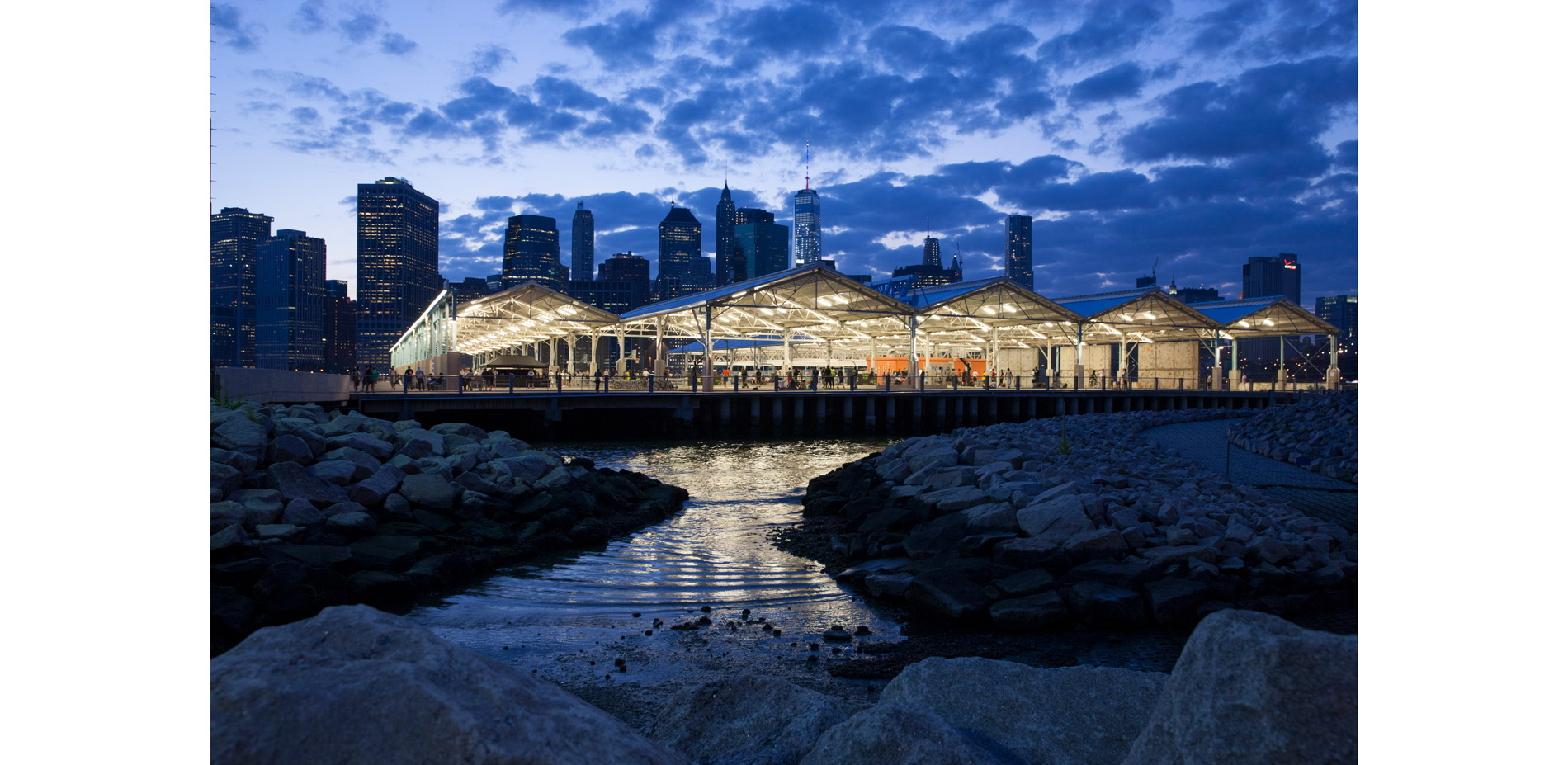 Night lighting at Pier 2 allows games to go on until 11:00pm. In the evening the pier is a vibrant social space and a beacon of urban life to compleme…