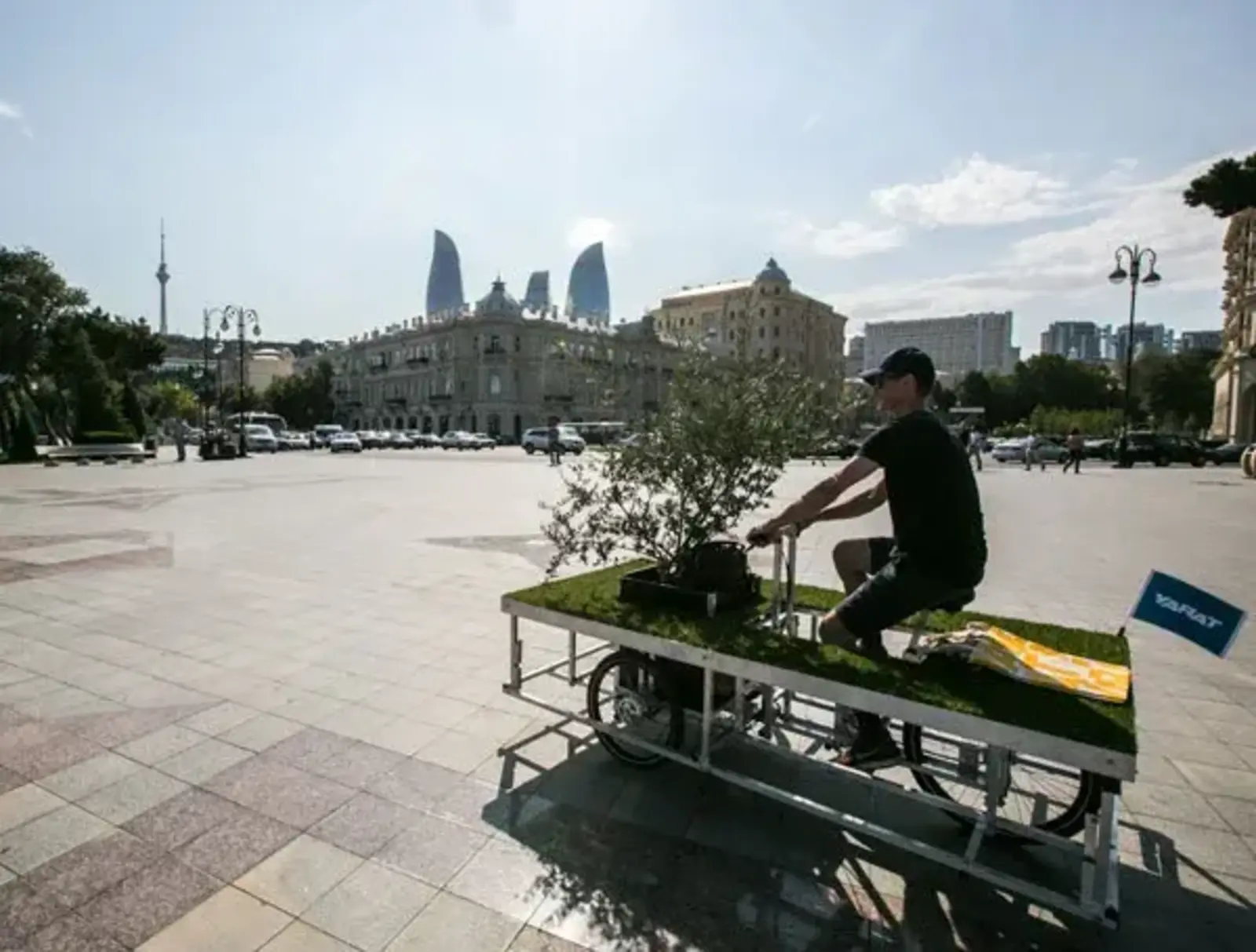 Parkcycle Swarm in Baku / Rebar