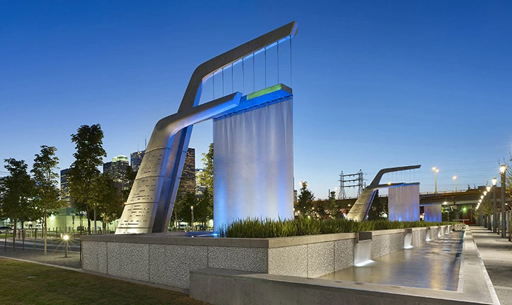 ASLA 2013 General Design Honor Award. Sherbourne Common / Phillips Farevaag Smallenberg