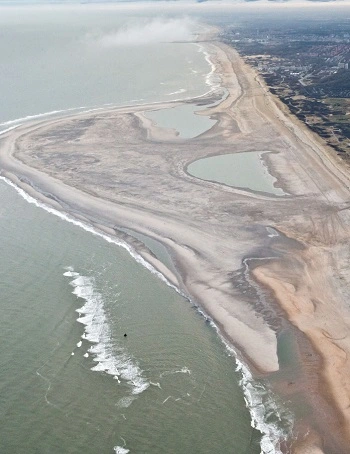 Zandmotor vlucht-30 10-01-2012 foto: Rijkswaterstaat/Joop van Houdt