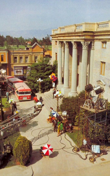 Courthouse Square, used in Back to the Future / Thestudiotour.com