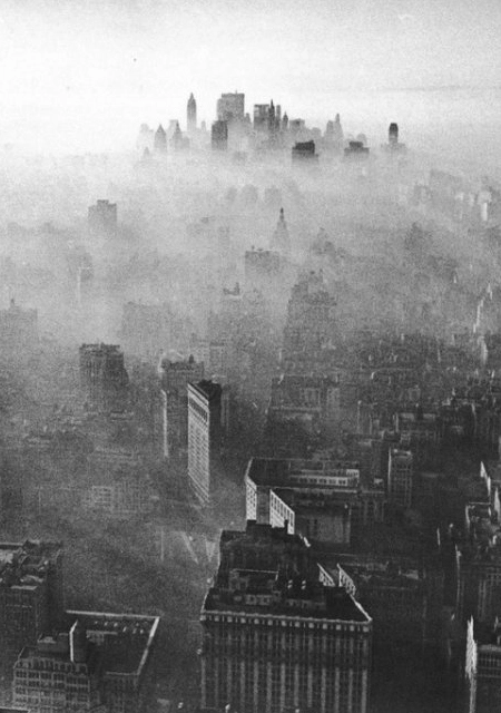 Manhattan smog in 1966 / Andy Blair