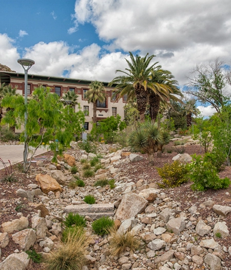 University of Texas at El Paso arroyos / Ten Eyck Landscape Architects 