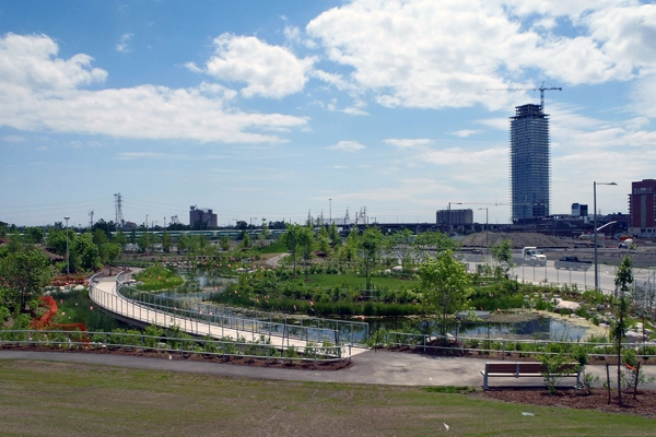 The Corktown Common integrates stormwater management, habitat features, and public access on a former industrial site along the Don River in Toronto. image: Great Ecology project team: Michael Van Valkenburgh Associates, Great Ecology