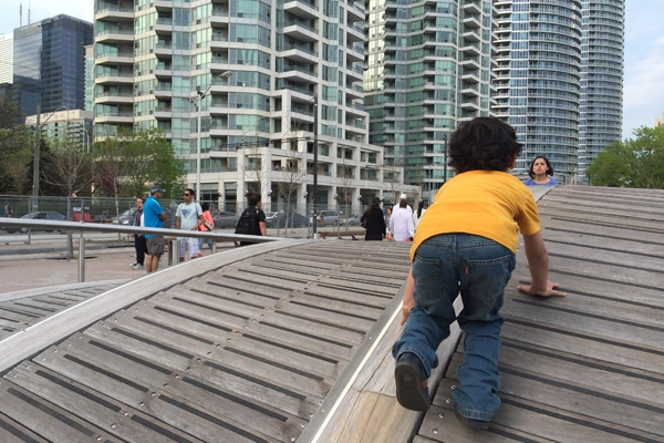 Children playing along the Toronto Waterfront   image: Sandra Wong