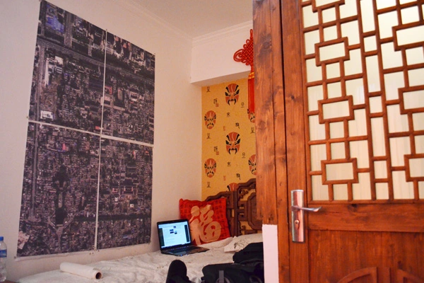 Existing courtyard home with modern plumbing offered a place for relaxation and research image: Shawn Balon