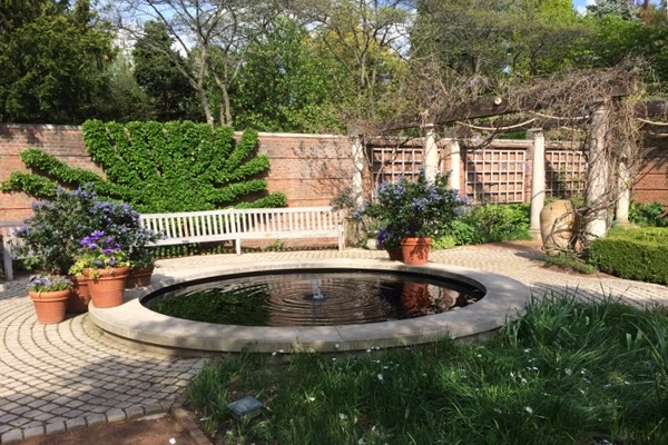 A contemplative water feature at the Chicago Botanic Garden image: Jack Carman