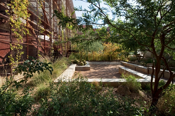 Tucson, AZ - Underwood Family Sonoran Landscape Laboratory, 2010 Honor Award, General Design Category image: Bill Timmerman