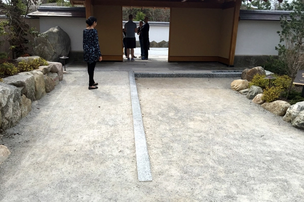 Unfettered access to the garden image: Amy Wagenfeld