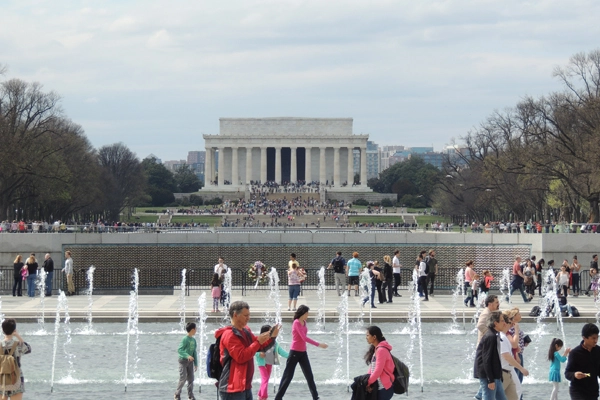 Millions of people visit the Lincoln Memorial every year and enjoy the fountains of the World War II Memorial. image: Jennifer Nitzky