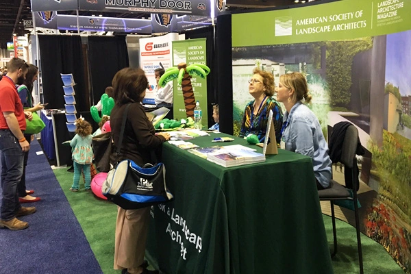 "Ask a Landscape Architect" at ASLA's exhibit booth image: Shawn Balon