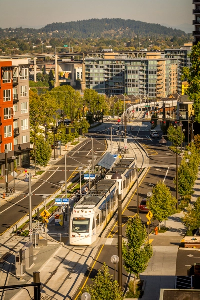 Lincoln Street MAX Station image: ©2015 Bruce Forster Photography / Trimet