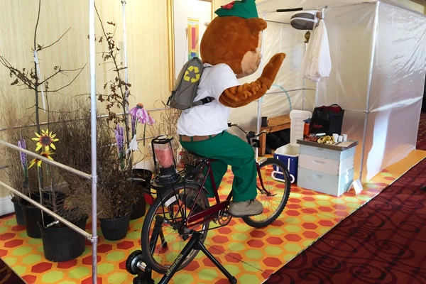 Healthy Food, Urban Agriculture, and Pollinator Habitat, sponsored by PlaceMatters, PGAV Planners, SWT Design, Knox College Office of Sustainability, and Urban Harvest STL image: Shawn Balon