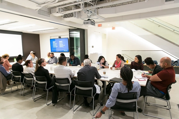 Diversity Summit participants in open discussion / EPNAC.com
