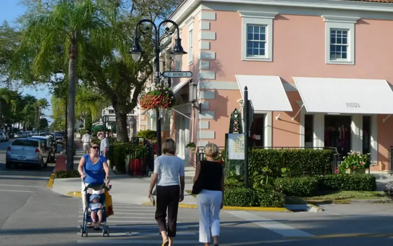 Relaxed shoppers in Naples, Florida / Gibbs Planning Group