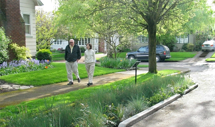 ASLA Honor Award Recipient, NE Siskiyou Green Street by Kevin Robert Perry, ASLA (Photo: Kevin Robert Perry)