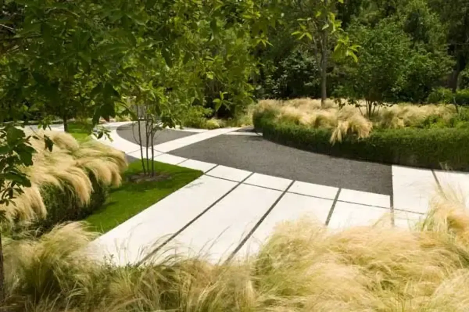 Sponge residential garden / Paul Hester