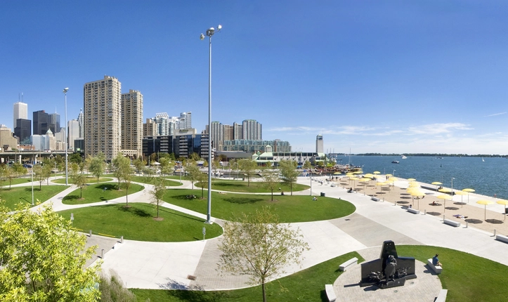 ASLA Honor Award Recipient, HtO Park by Janet Rosenberg + Associates (JRA), Claude Cormier Architectes Paysagistes, and Hariri Pontarini Acrhitects (Photo: Neil Fox)