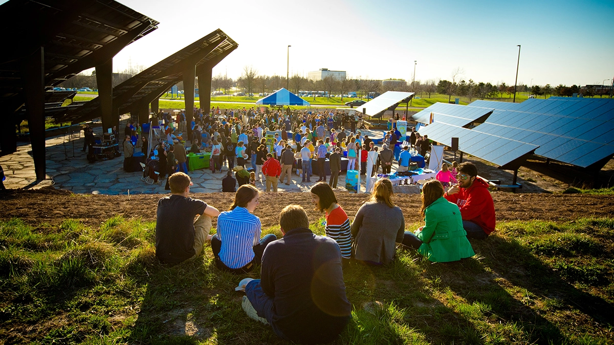 Solar Strand at University at Buffalo, Douglas Levere, University at Buffalo.