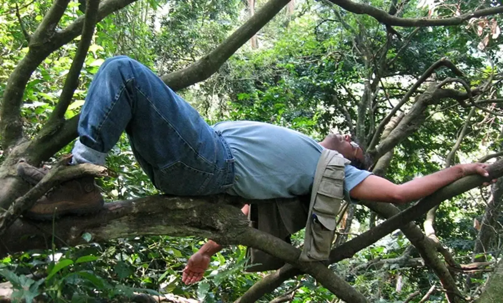 Metaphysical analysis of a place / HM Design