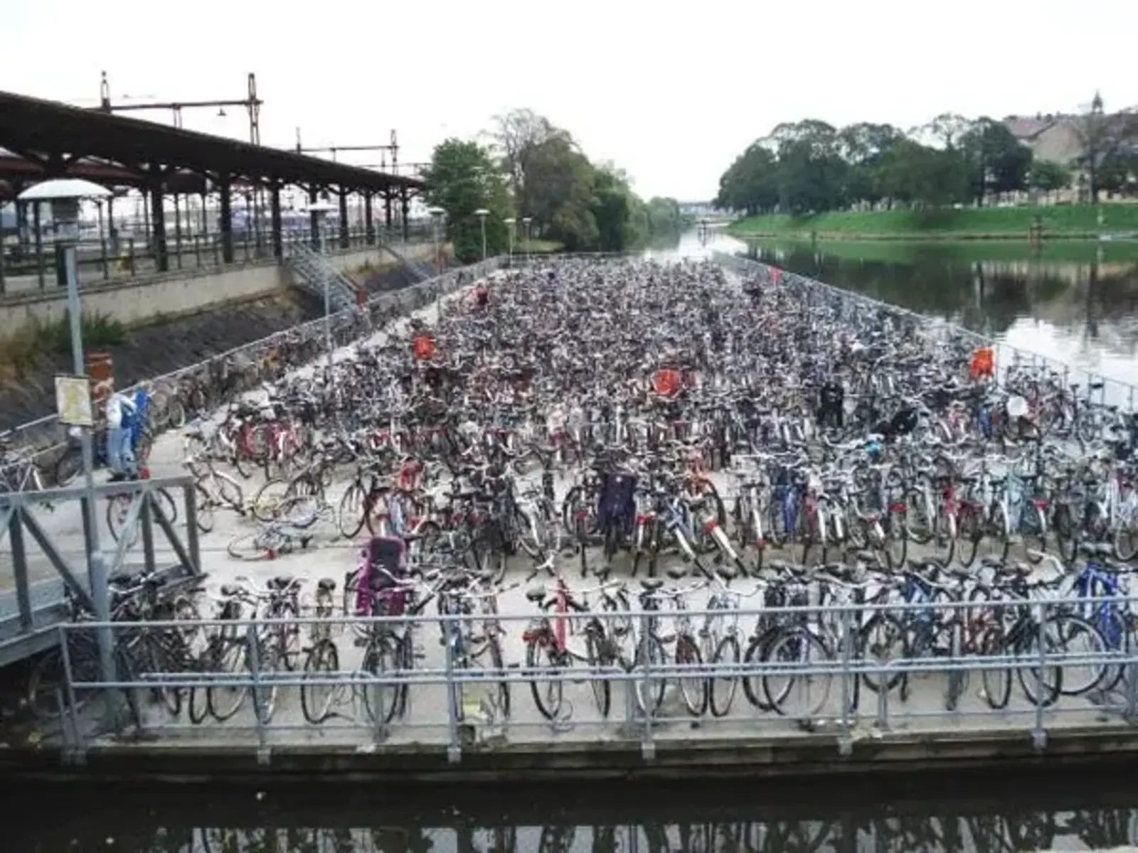 Malmo, Sweden Bike Station / 5BBC  
