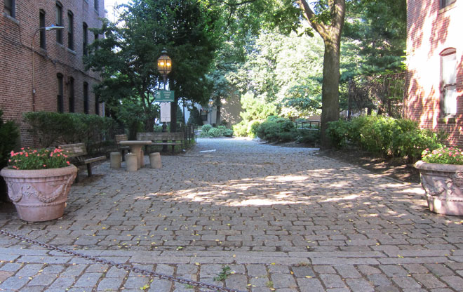 alley10
